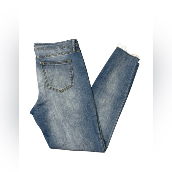 GAP Denim - Gap 1969 Legging Jeans Size 10 Light Wash Raw Hem Stretch Denim